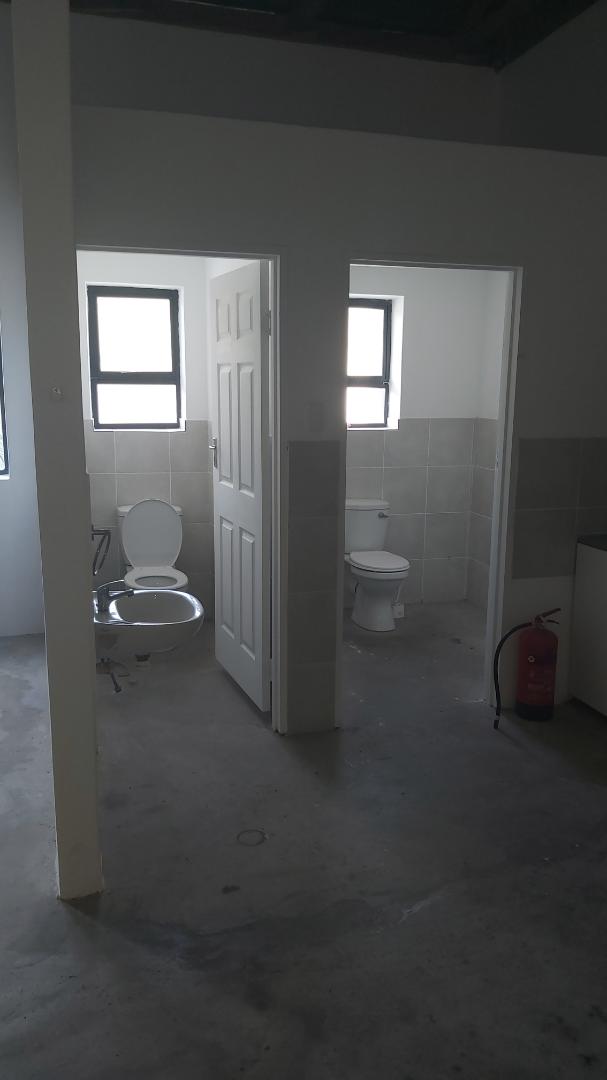 To Let commercial Property for Rent in Overbaakens Eastern Cape